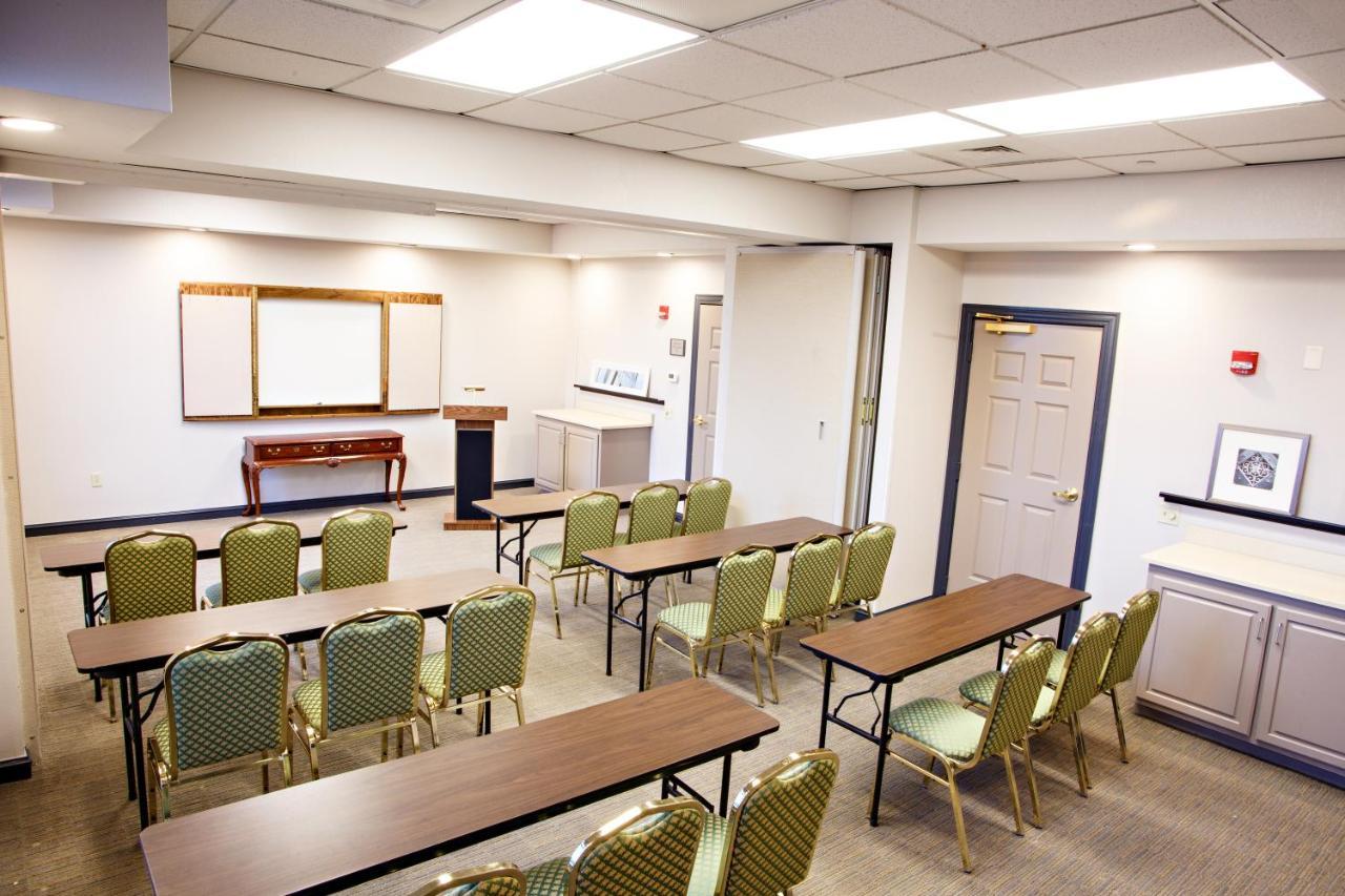 Country Inn & Suites By Radisson, Harrisburg West Mechanicsburg Bagian luar foto